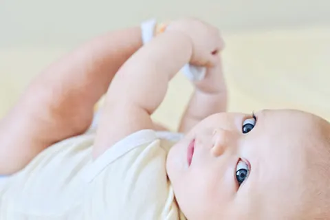 Wat bepaalt precies de uiteindelijke oogkleur van je baby?