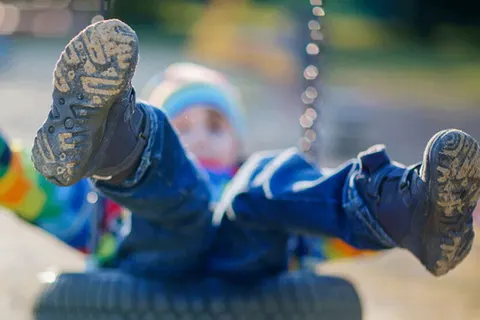 Zo raak je je kind niet kwijt in het pretpark (en ook niet op het strand)