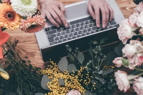 Hoe verloopt een online uitvaartplechtigheid?