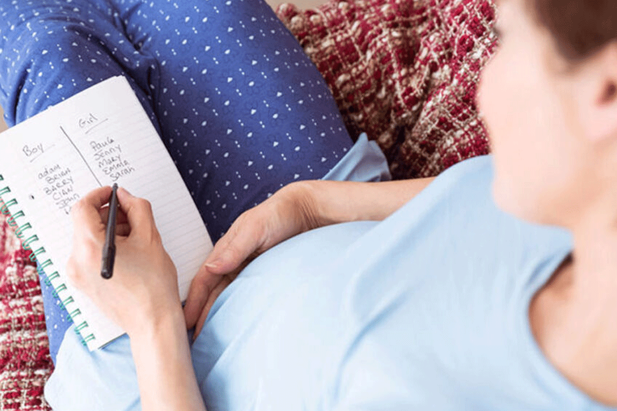 Populaire babynamen van 2025: trends, nostalgie en verrassingen