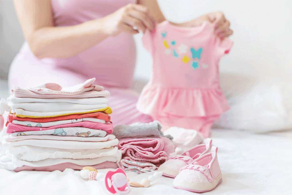 Wat heb je allemaal nodig aan babykleertjes in het begin?