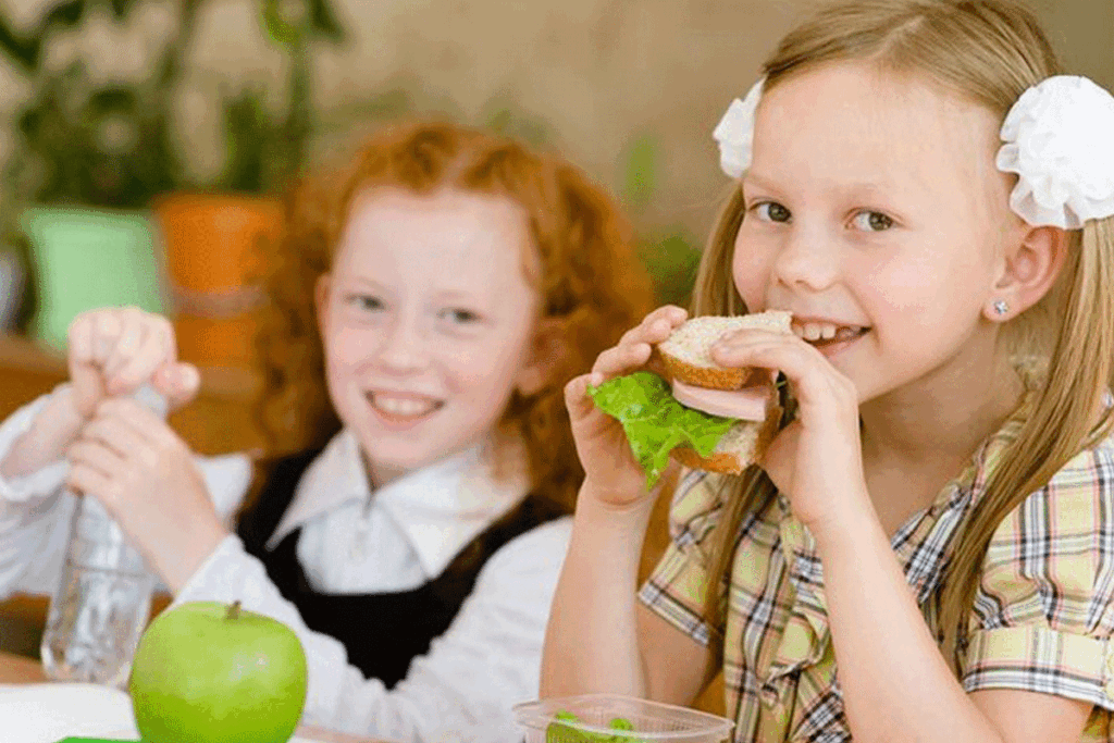 Overblijven op de basisschool: hoe werkt het, wat kost het en hoe voelt het voor jouw kind?