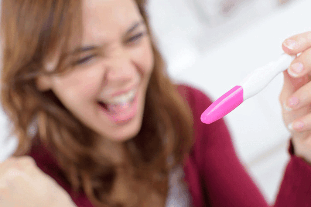 Zo houd je je zwangerschap nog even geheim