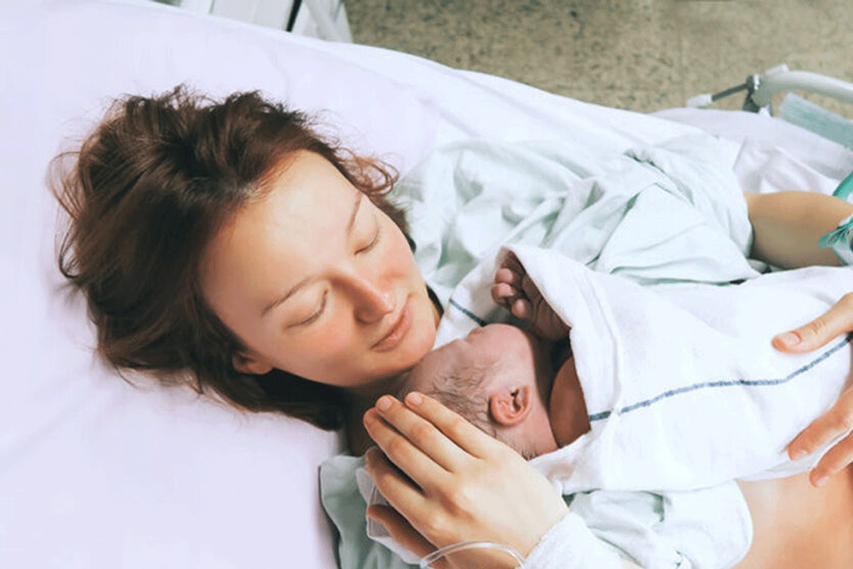 Wie mogen er bij de bevalling aanwezig zijn?